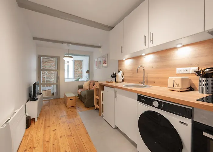 Relais De La Gare - Traversant Et Calme *