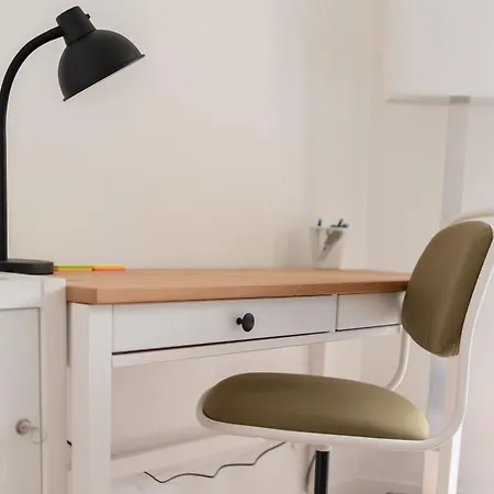 Relais De La Gare - Traversant Et Calme *